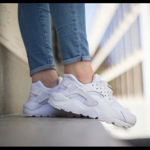 Women’s Nike Air Huarache Run Shoe White Size 9.5